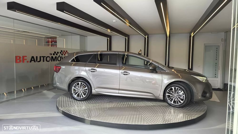 Toyota Avensis Touring Sports 2.0 D-4D Exclusive+GPS - 8