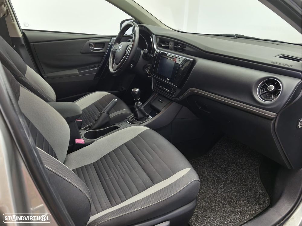 Toyota Auris Touring Sports 1.4 D-4D Comfort+Pack Sport - 24