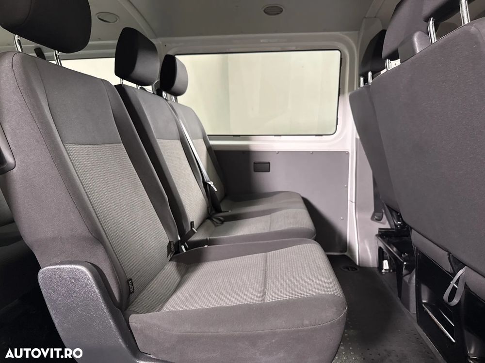 Volkswagen Transporter - 12