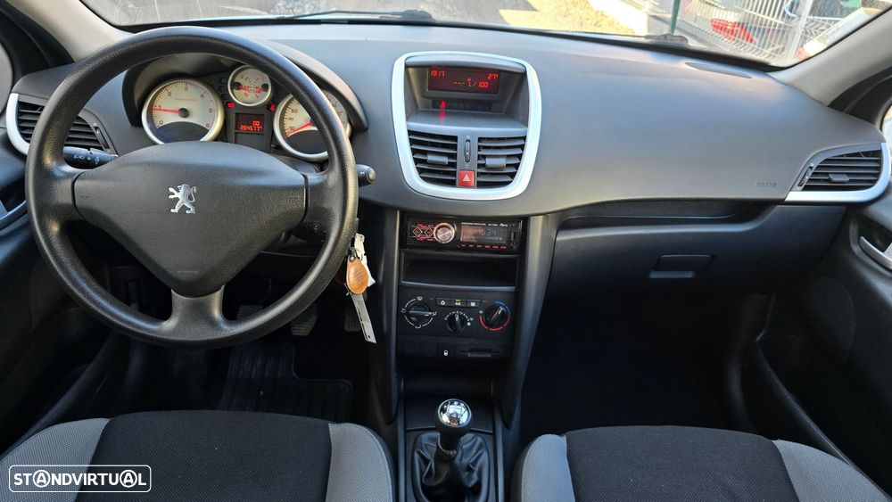 Peugeot 207 1.4 HDi Urban - 10