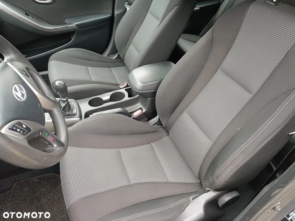 Hyundai i30 1.4 Fifa World Cup Edition - 23