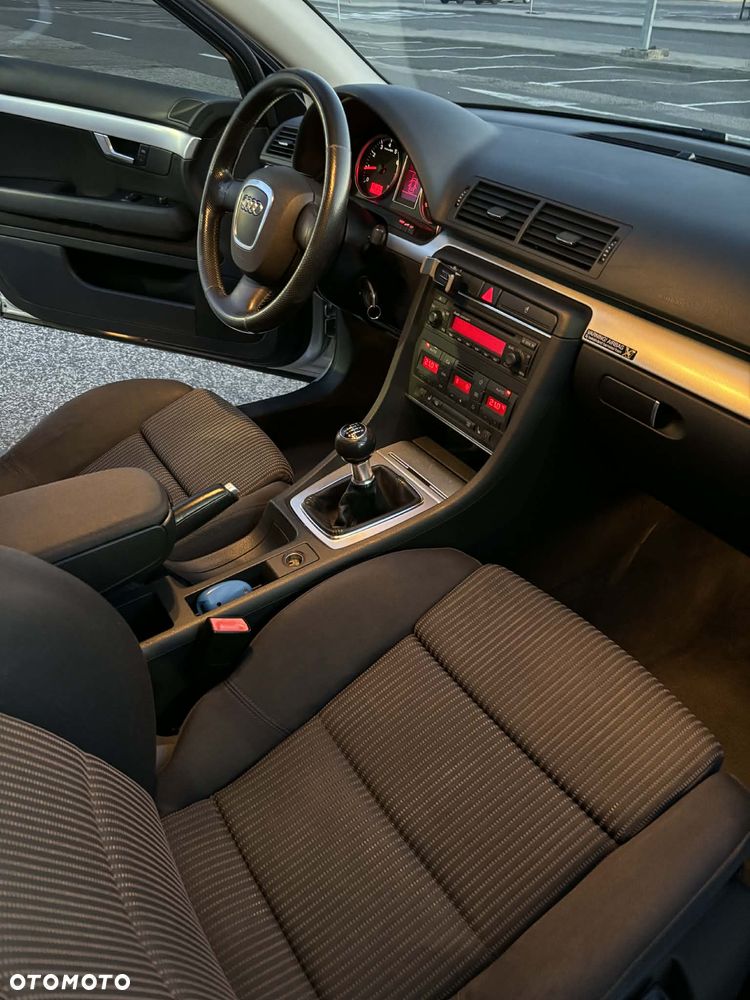 Audi A4 Limousine 2.0T FSI - 11