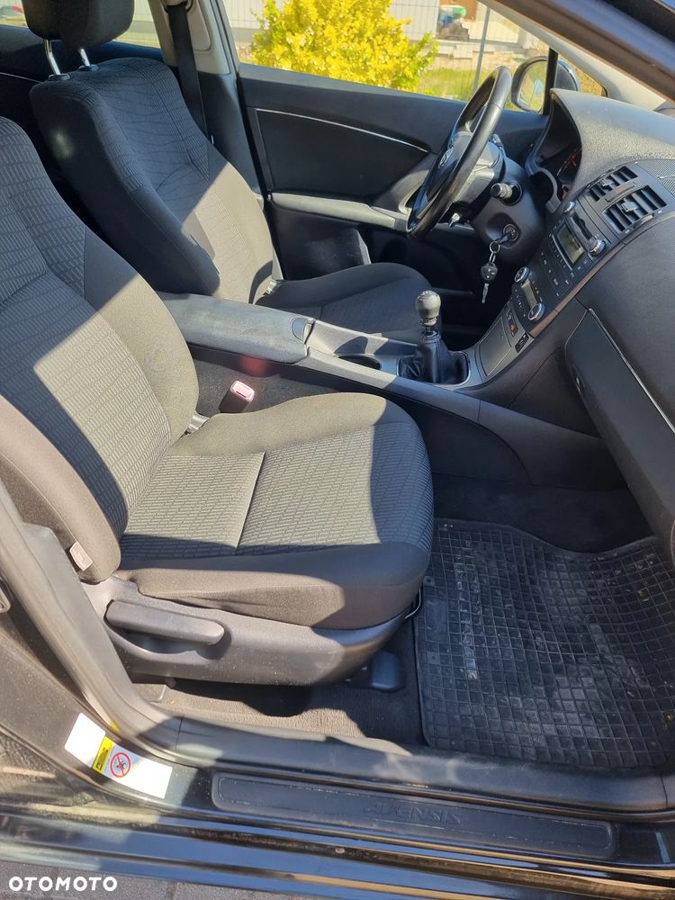 Toyota Avensis - 20