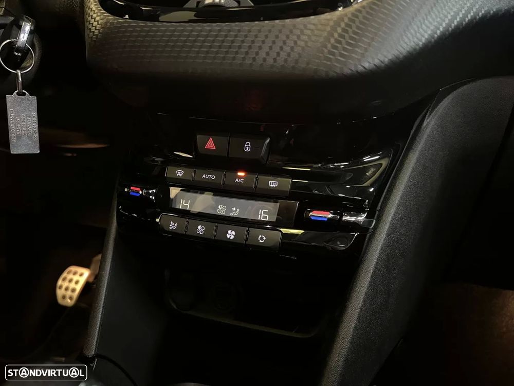 Peugeot 2008 1.2 PureTech GT Line — fotografia 46