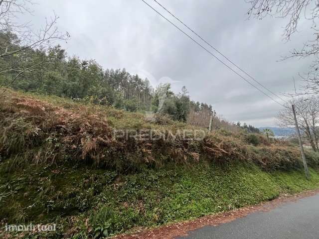 Terreno com 1.670 m² para moradia em Gême, Vila Verde - Grande imagem: 2/5