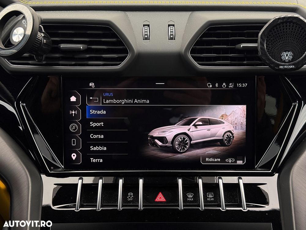 Lamborghini URUS - 32