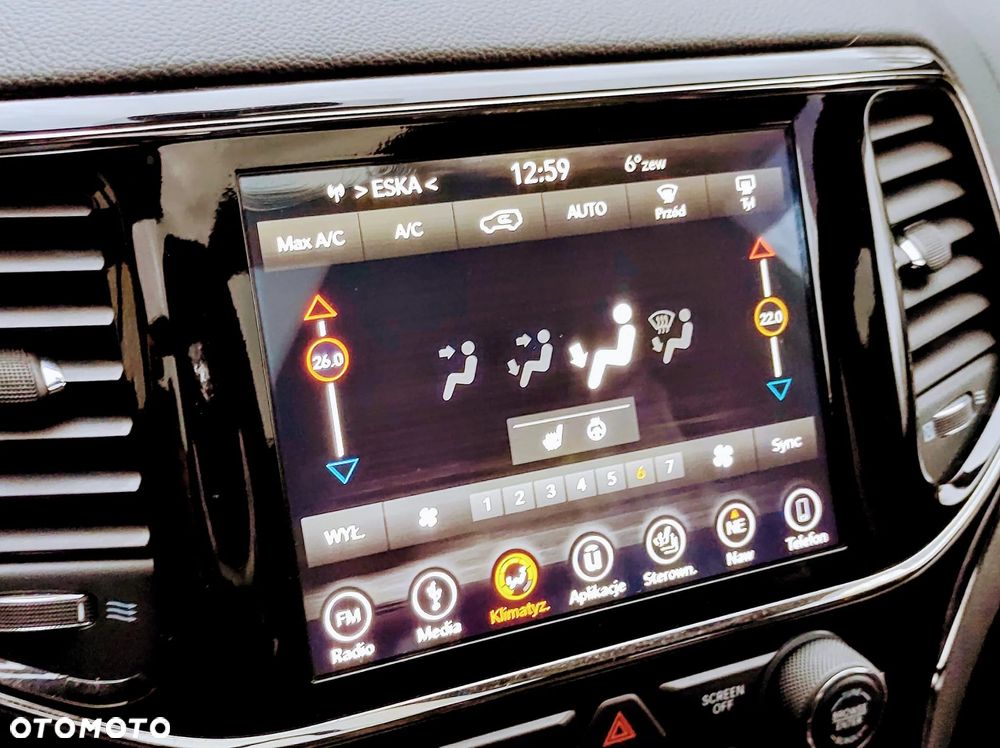 Jeep Grand Cherokee - 16