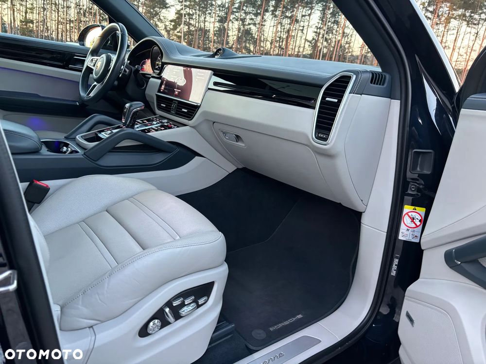 Porsche Cayenne Platinum Edition - 27