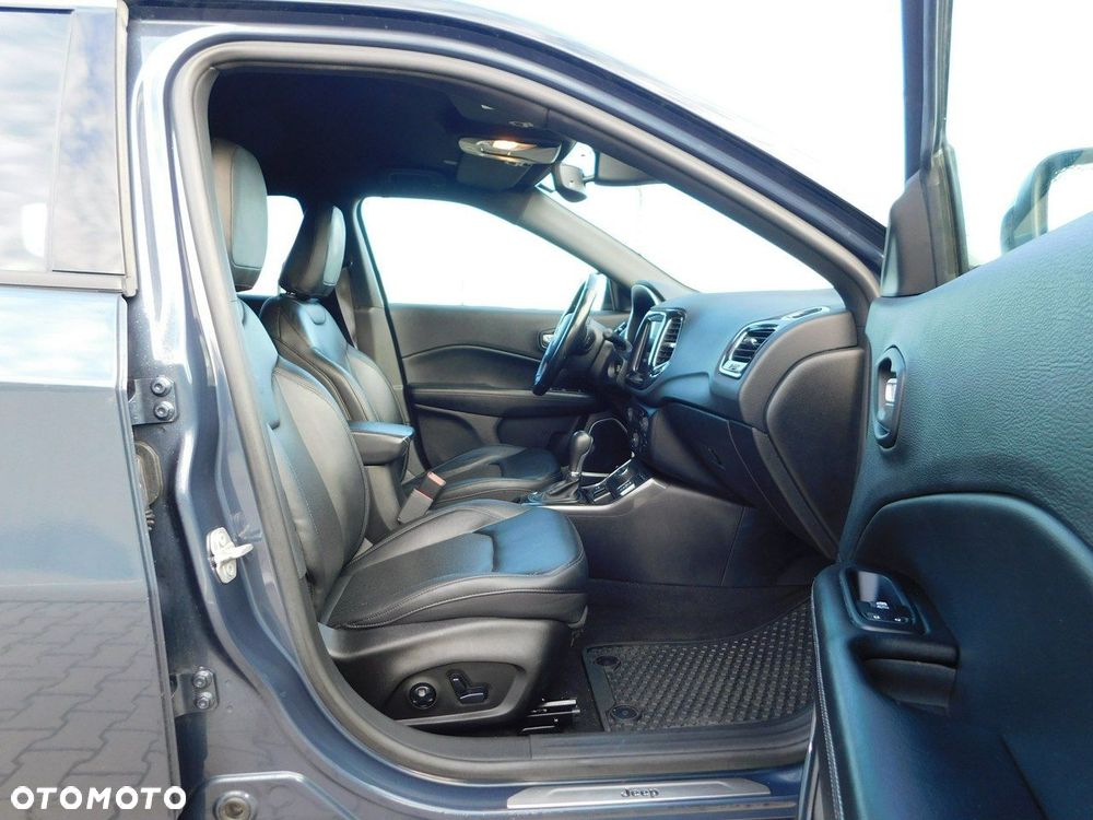 Jeep Compass - 10