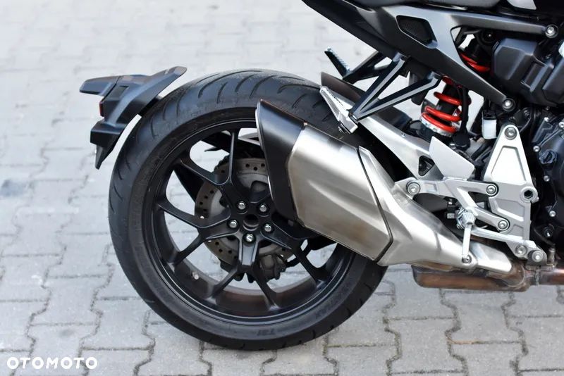 Honda CB - 12