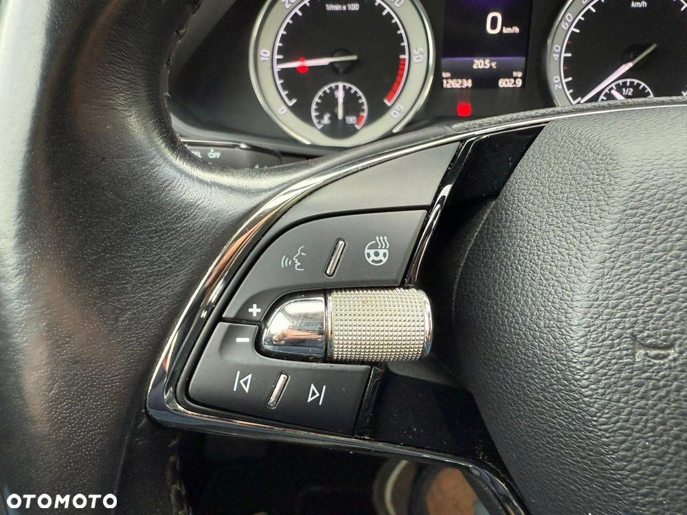 Skoda Superb 2.0 TDI SCR 4x4 Scout DSG - 34