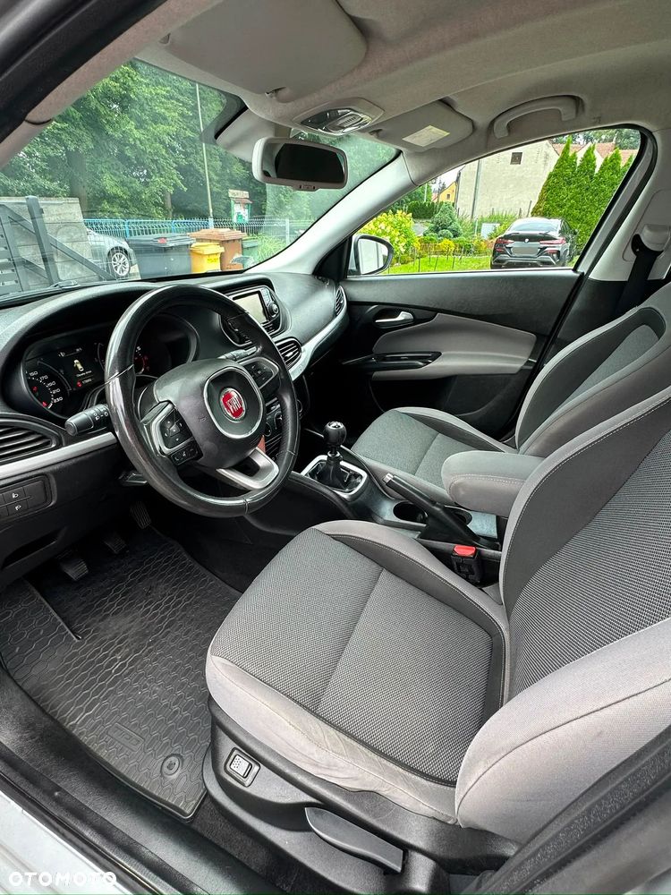 Fiat Tipo - 12