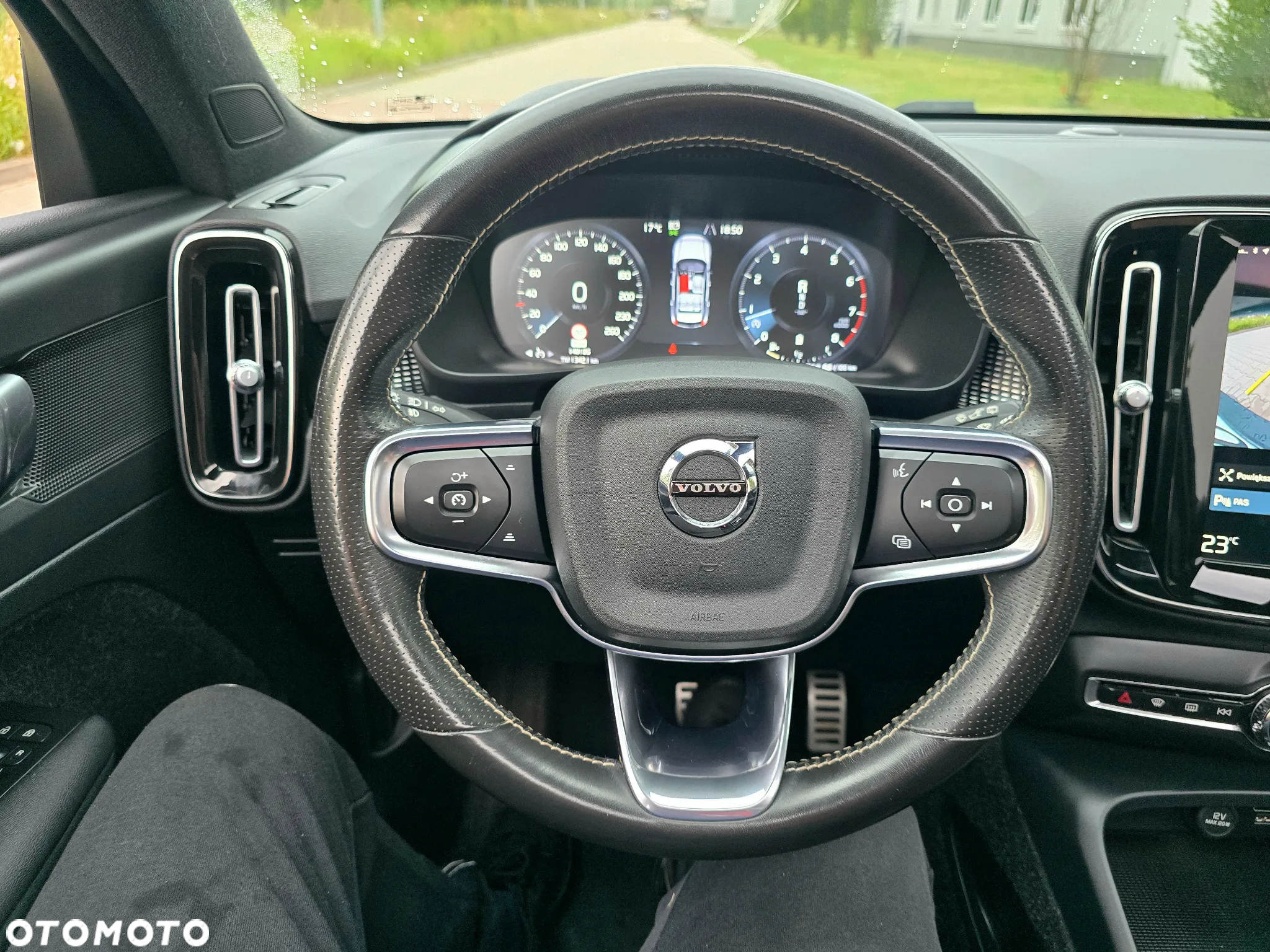 Volvo XC 40 B4 B AWD R-Design - 29