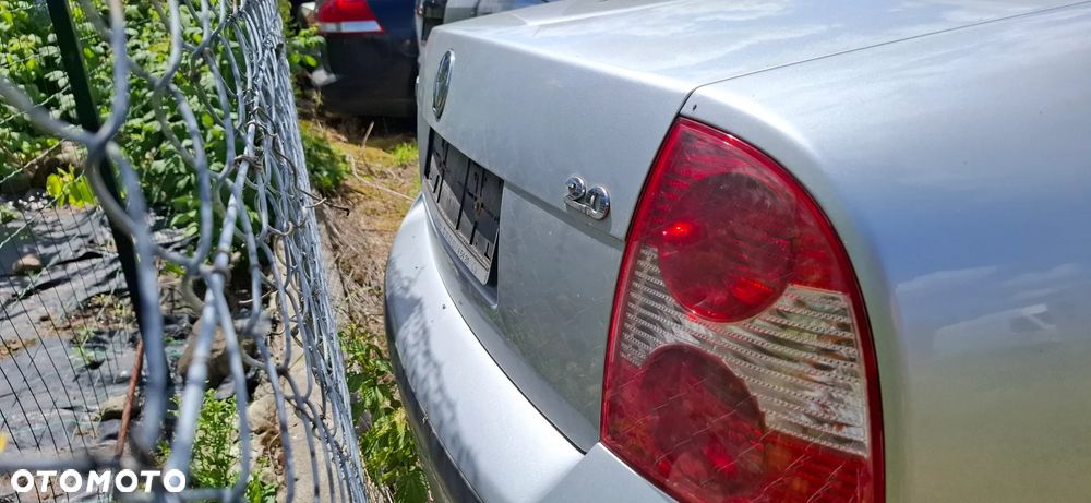 Volkswagen Passat - 5