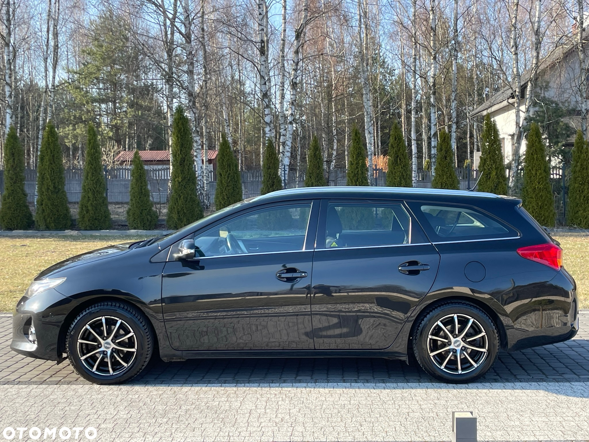 Toyota Auris 1.6 Premium - 24