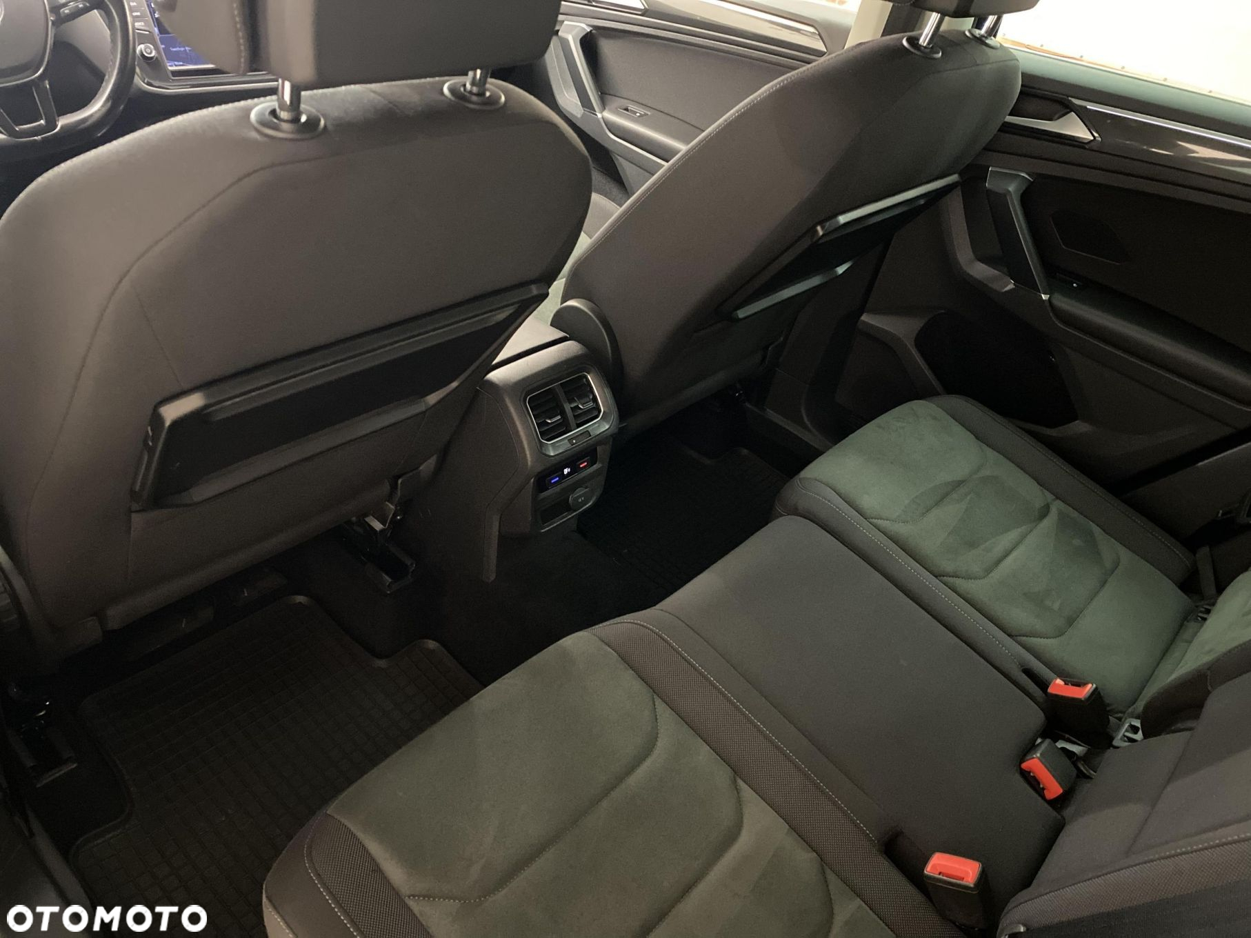 Volkswagen Tiguan - 10