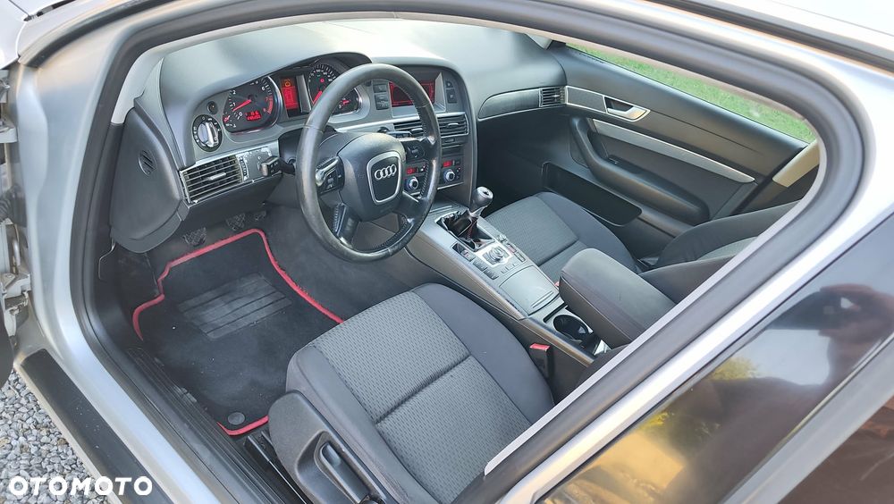 Audi A6 Limousine 2.4 - 3