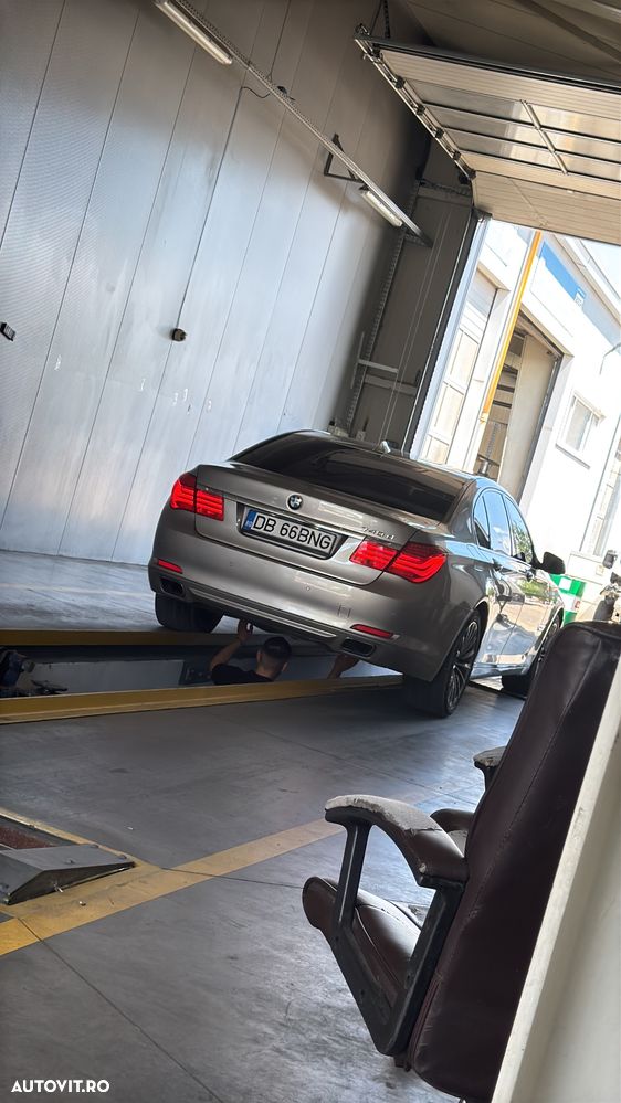 BMW Seria 7 740d xDrive - 3