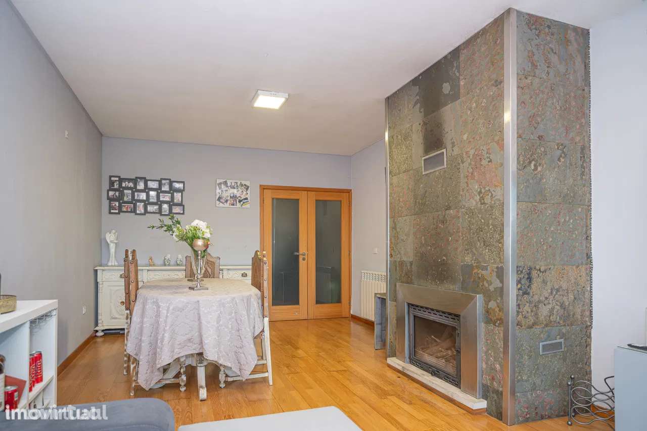 T3 com Suíte | Condomínio Fechado com Piscina | Barcelinhos - Grande imagem: 2/30