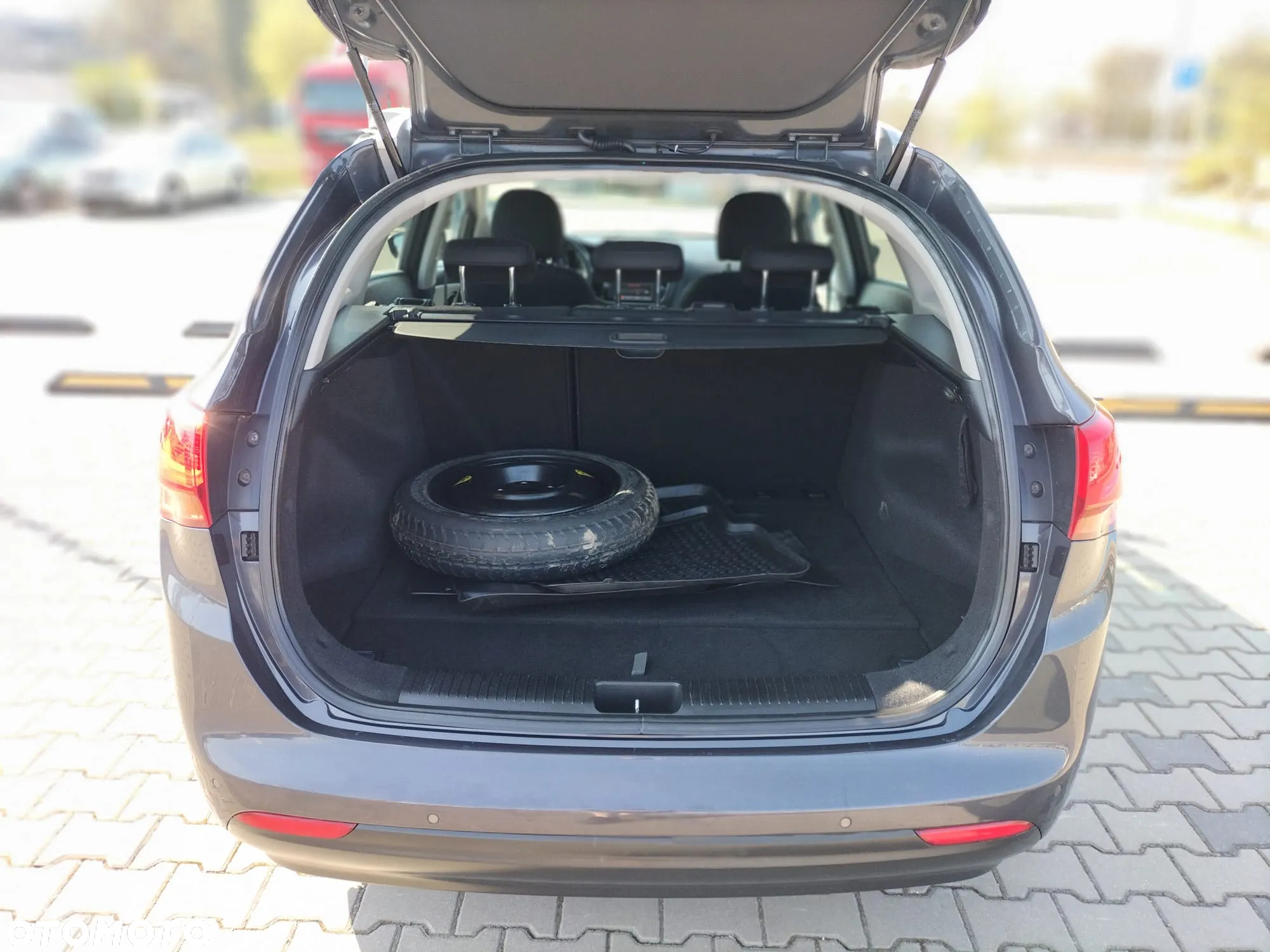 Kia Ceed 1.6 CRDi 128 Fifa World Cup Edition - 39