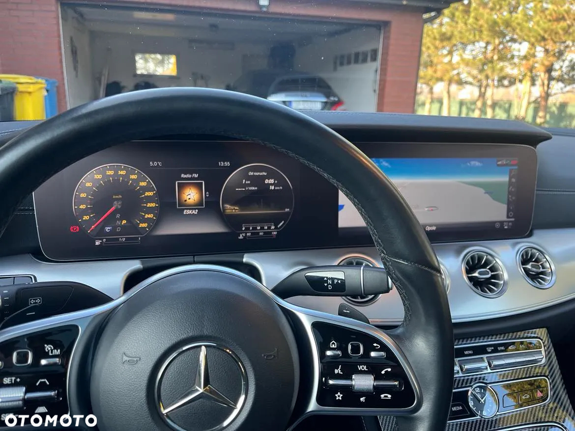 Mercedes-Benz Klasa E 220 d 4Matic Coupe 9G-TRONIC Avantgarde - 4