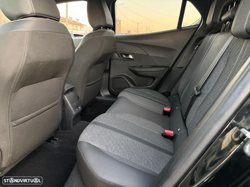 Peugeot 2008 1.2 PureTech Allure - 10