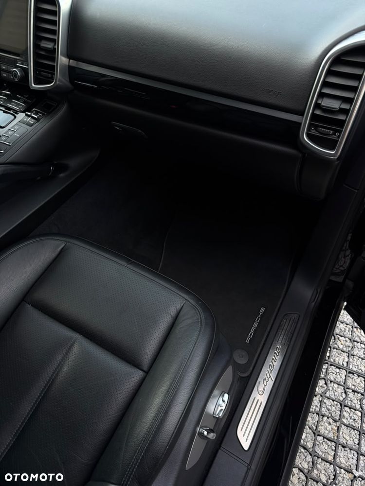 Porsche Cayenne Standard - 30