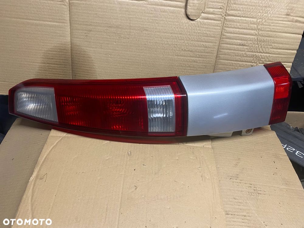LAMPA TYLNA PRAWA OPEL MERIVA A 93294346 - 1