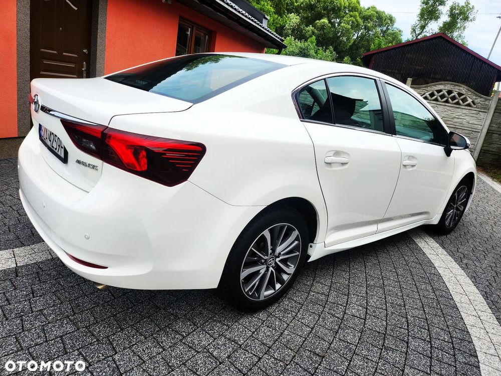 Toyota Avensis - 1