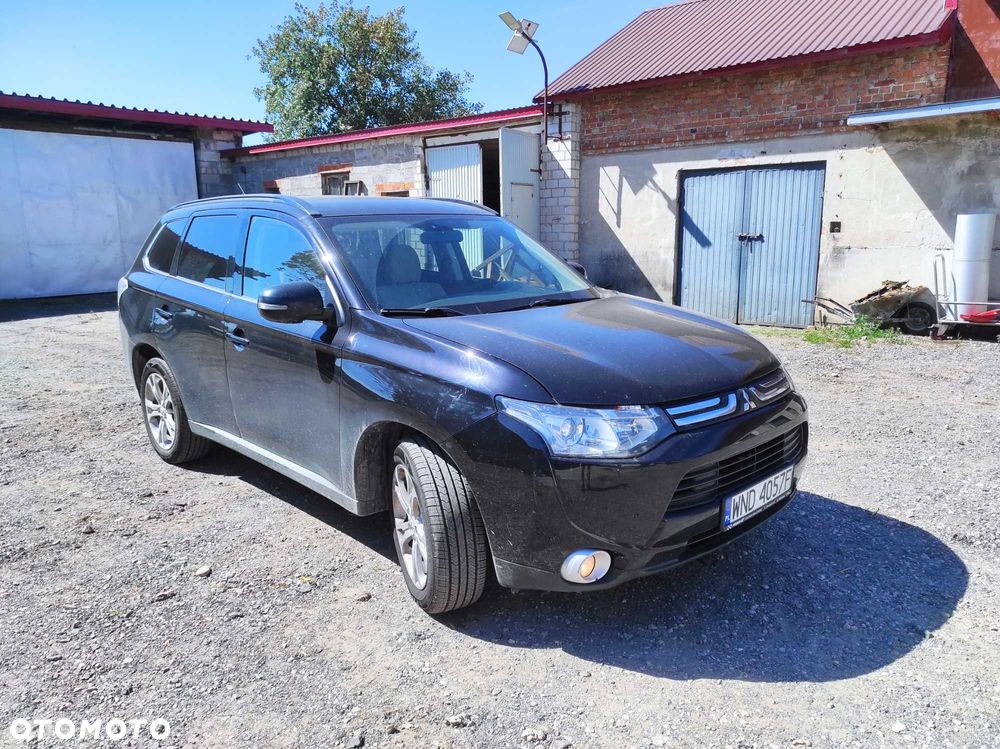 Mitsubishi Outlander - 2