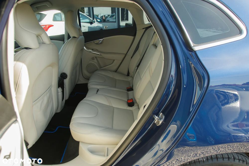 Volvo V40 Cross Country D3 Geartronic Ocean Race - 26