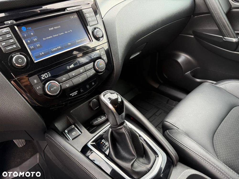 Nissan Qashqai 1.2 DIG-T Xtronic TEKNA+ - 18