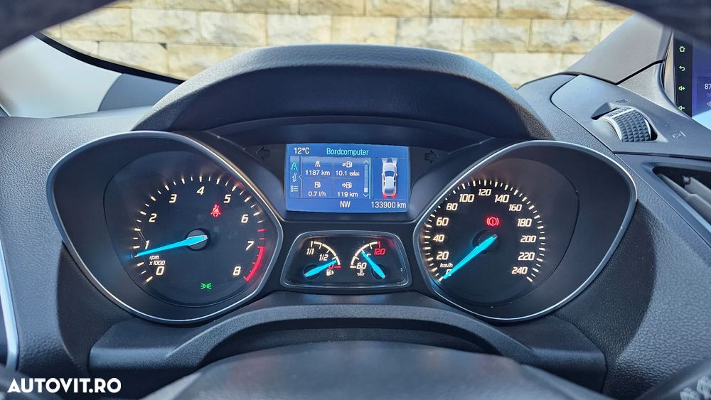 Ford Kuga 1.6 EcoBoost Start Stop 2WD Titanium - 26