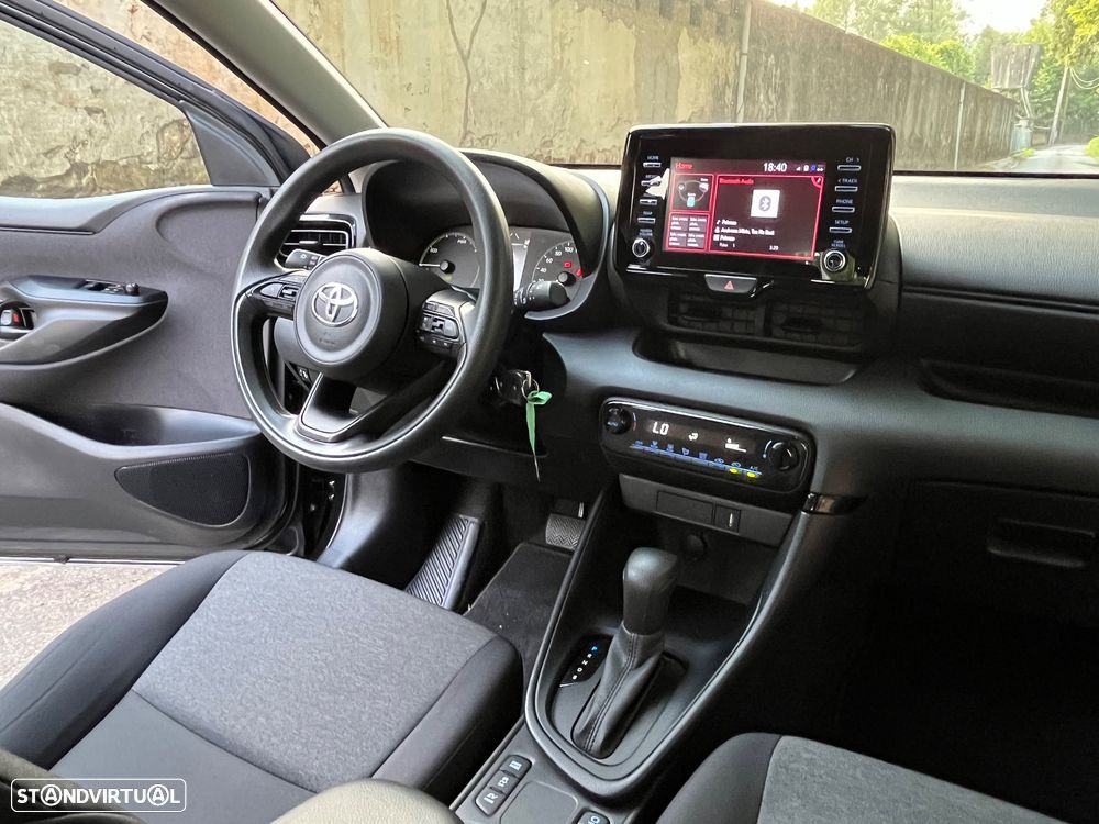 Toyota Yaris 1.5 HDF Comfort Plus - 8