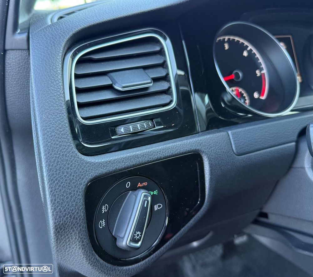 VW Golf Variant 1.6 TDi Highline DSG - 9