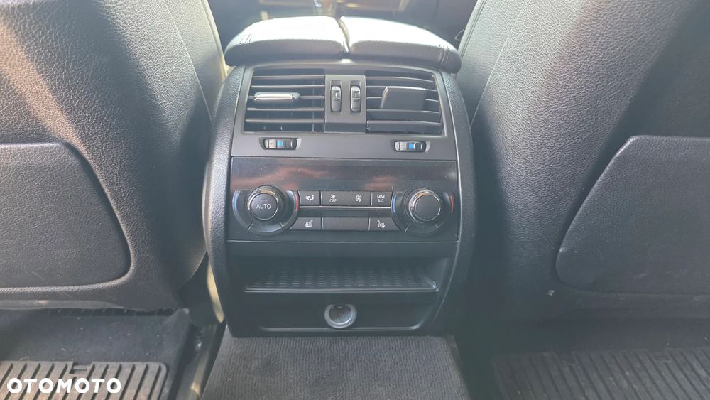 BMW Seria 5 530d xDrive Luxury Line - 14