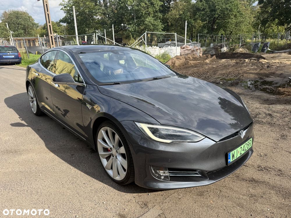 Tesla Model S - 7