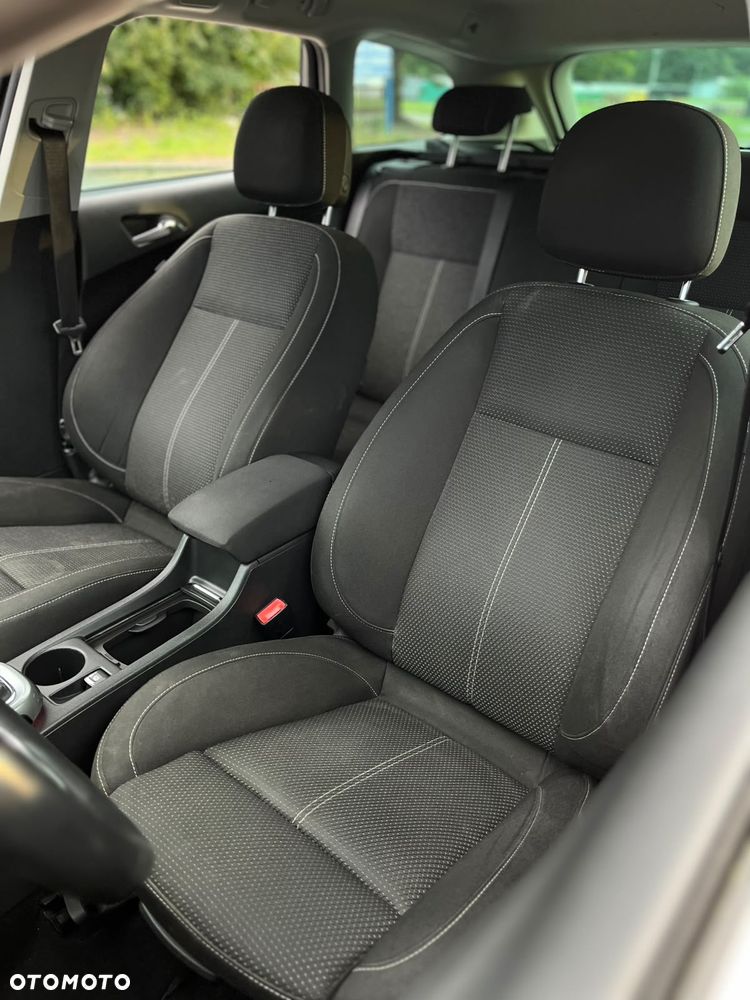 Opel Astra 1.6 Turbo Edition Sport - 38