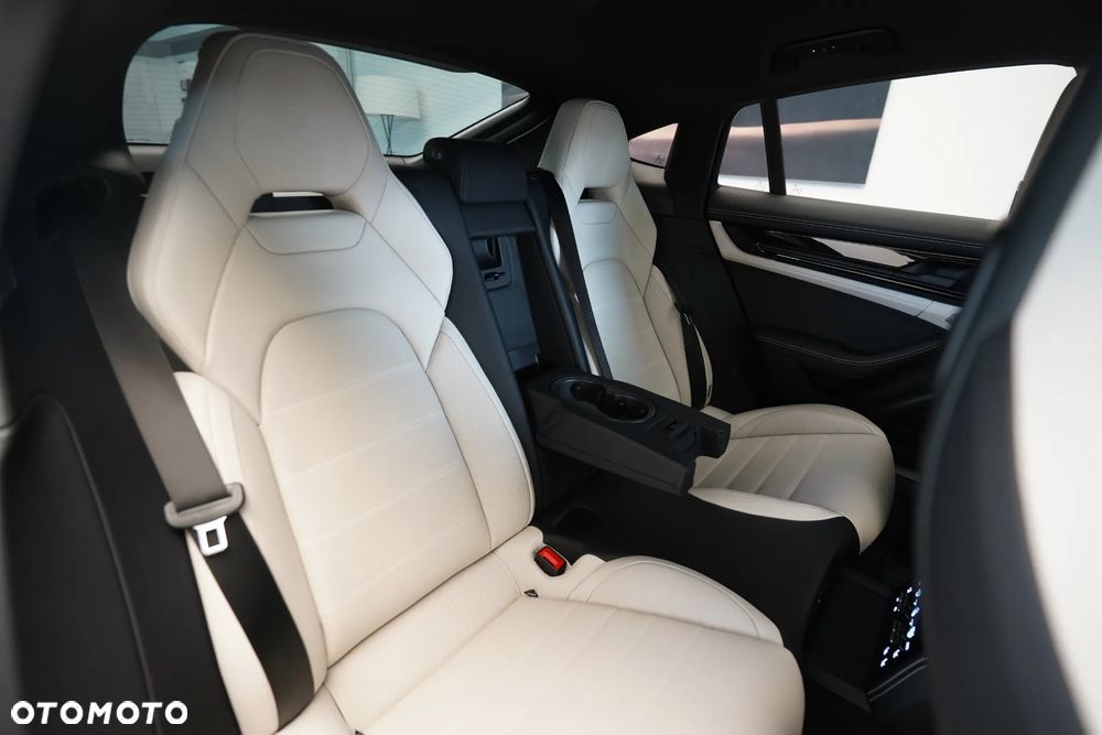 Porsche Panamera - 13