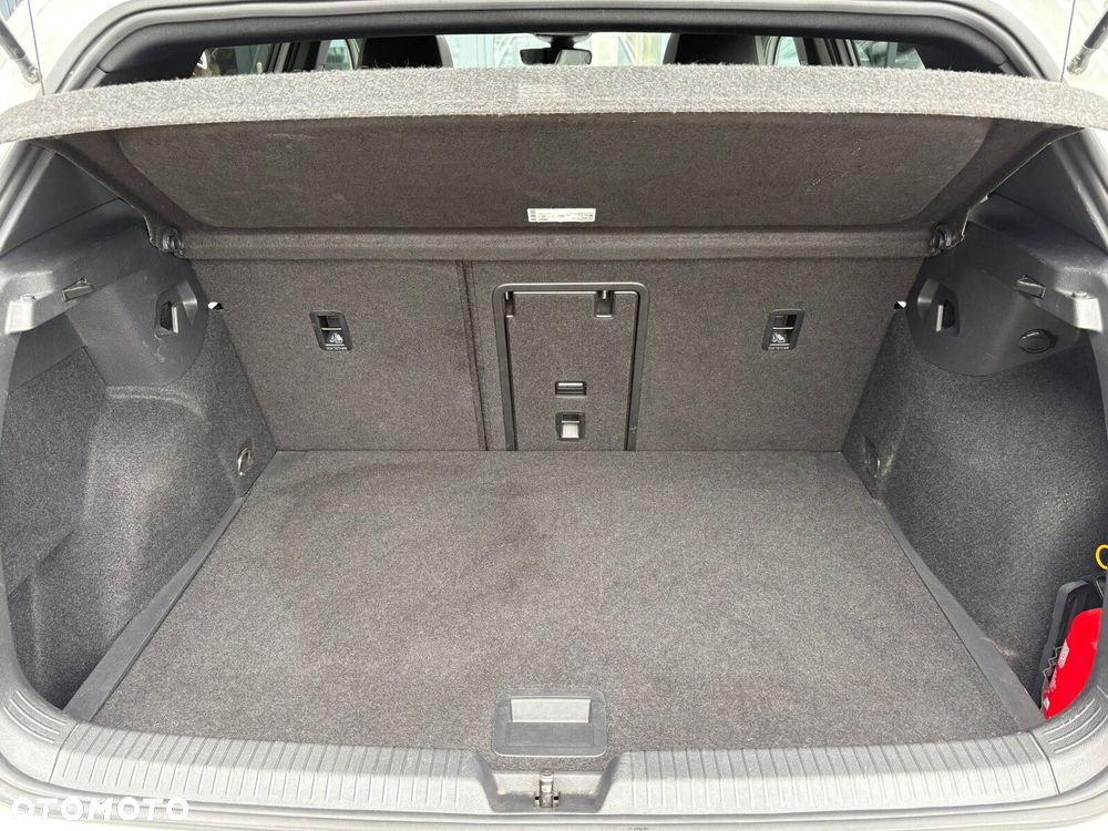 Volkswagen Golf - 20