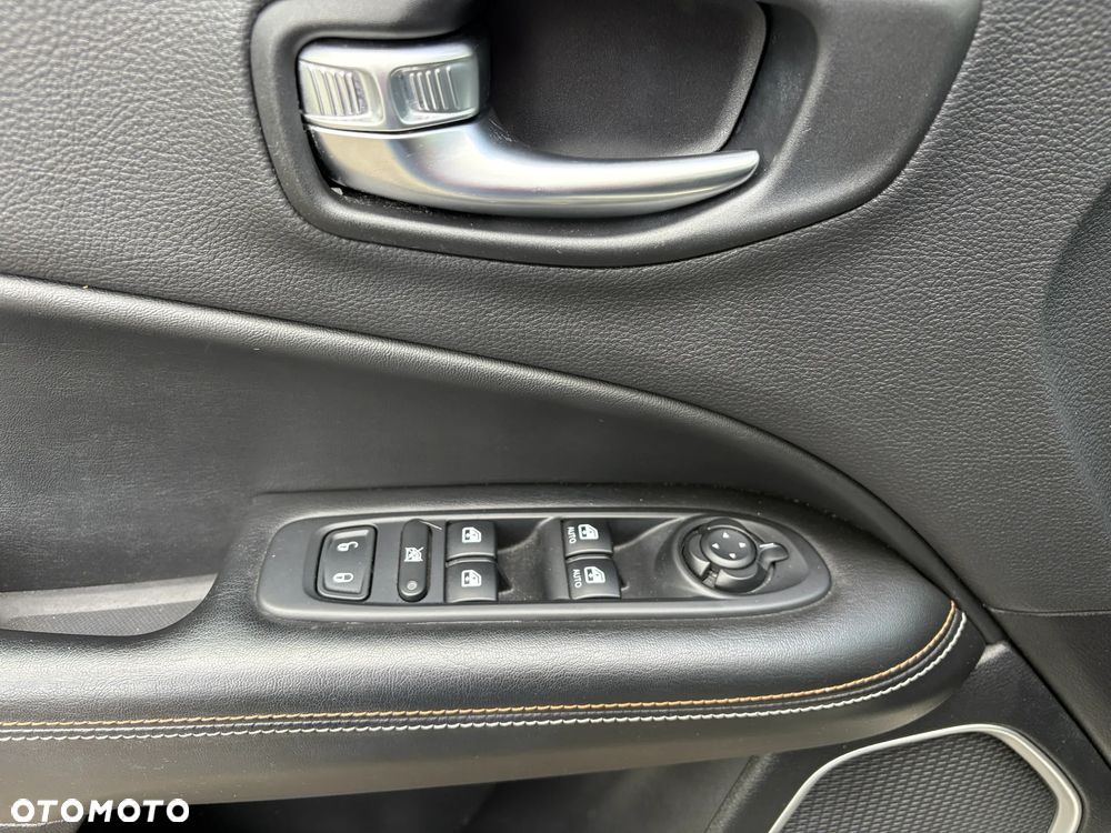 Jeep Compass 1.4 TMair Longitude FWD S&S - 17