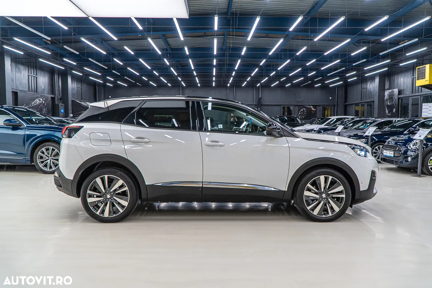 Peugeot 3008 1.2 PureTech S&S EAT8 Allure - 20