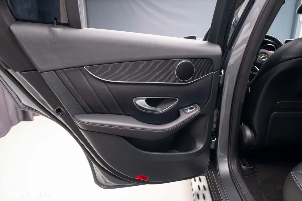 Mercedes-Benz GLC 250 d 4MATIC 9G-TRONIC AMG Line - 28