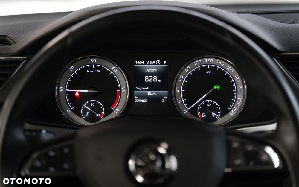 Skoda Superb 2.0 TDI Ambition DSG - 25