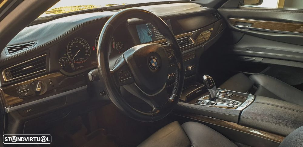 BMW 750 Li - 15