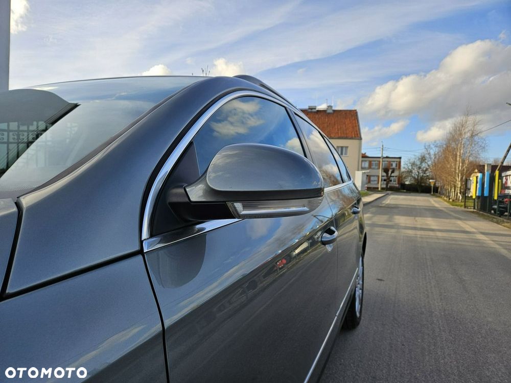 Volkswagen Passat - 25
