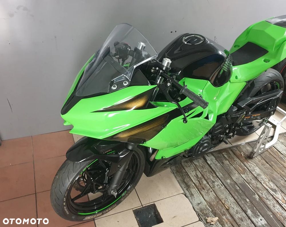 Kawasaki Ninja 400 - 1