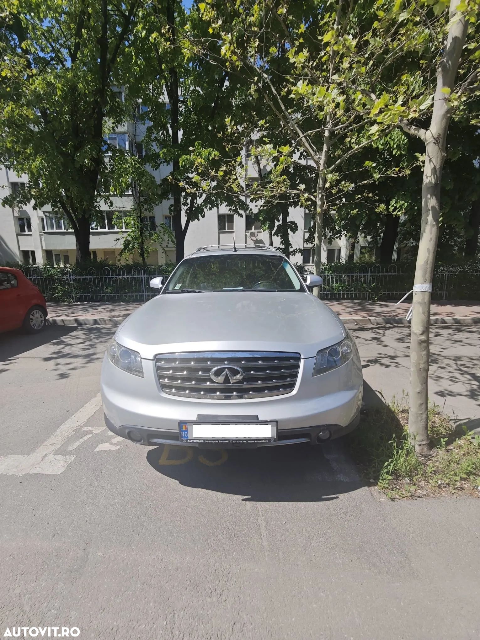 Infiniti FX 35 - 1