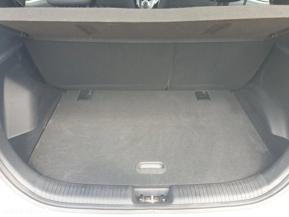 Hyundai ix20 - 18