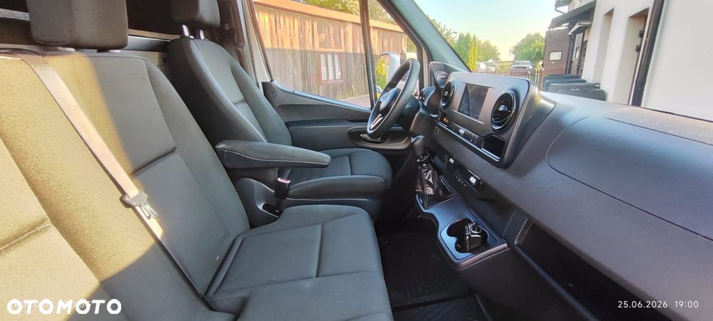 Mercedes-Benz Sprinter 907 3.0CDI 319 - 11